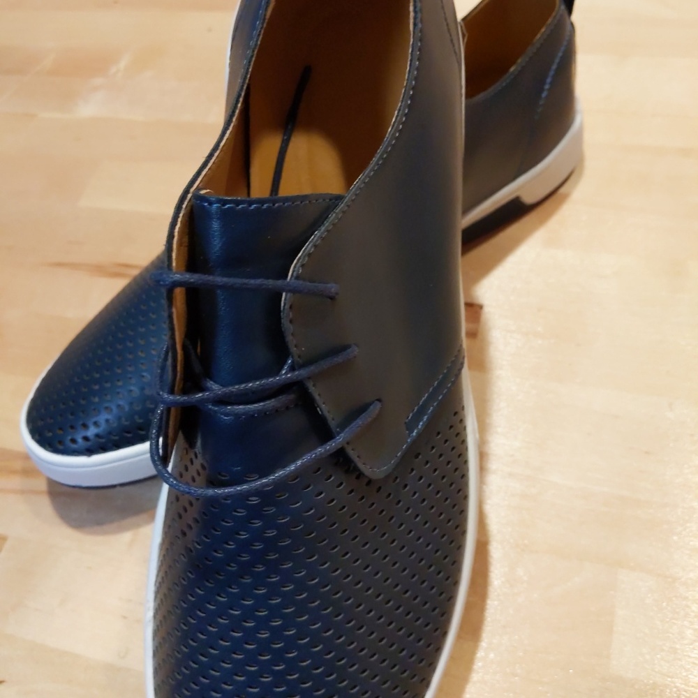 Men's NWOB Navy Sneaker Shoe 13D